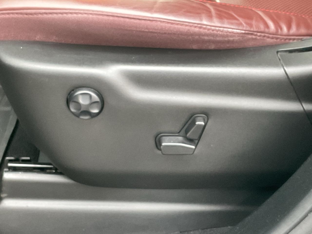 2023 Dodge Durango BLACKTOP / ADVANCED SAFETY SYSTEMS / NAV / LEATHER Photo