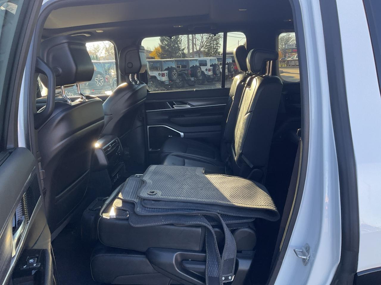 2023 Jeep Wagoneer 360 CAM / HEADS UP DISPLAY / 3 PANEL SUNROOF Photo