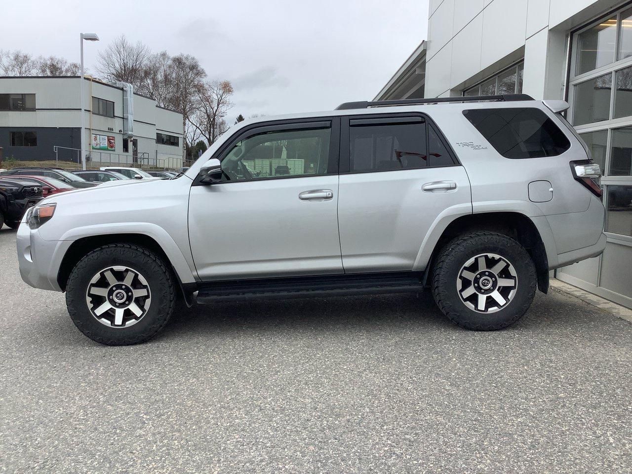 2023 Toyota 4Runner SE Photo4
