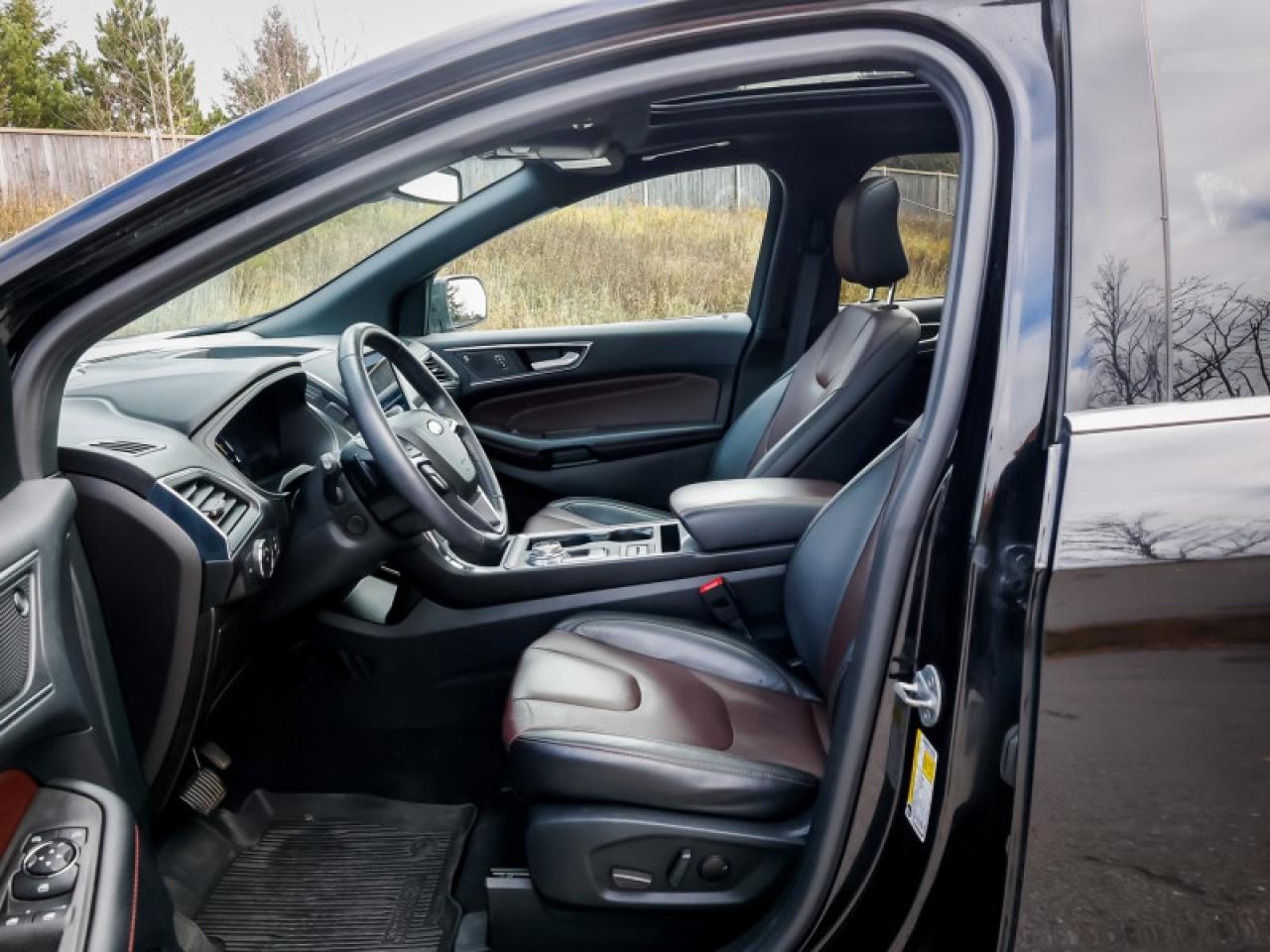 2022 Ford Edge Titanium  - $149 B/W Photo