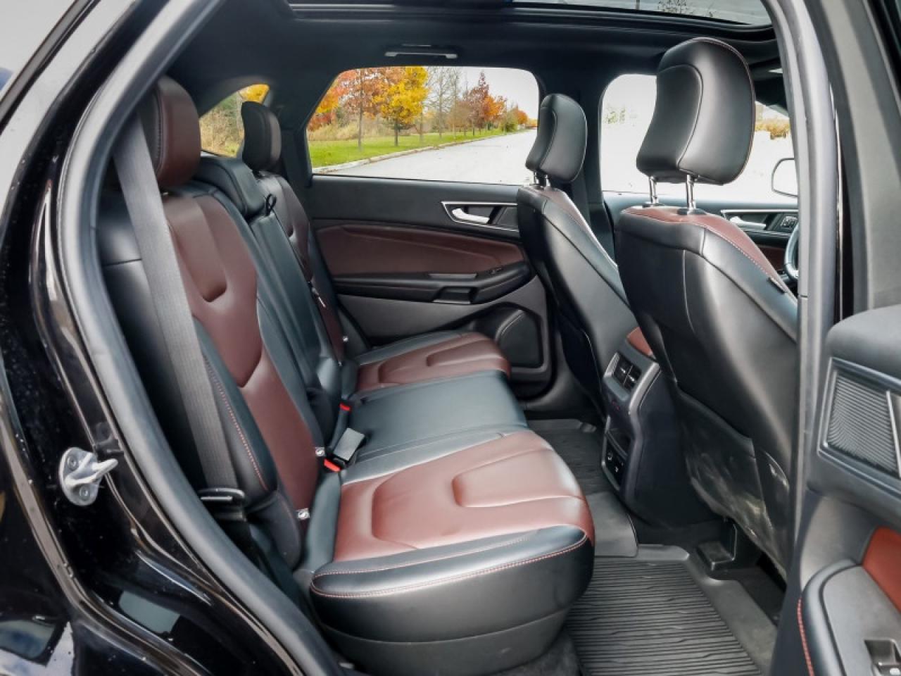 2022 Ford Edge Titanium  - $149 B/W Photo