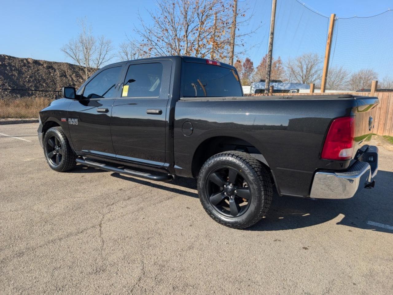2017 RAM 1500 SXT  **VERY LOW KMS - SXT APP. GROUP** Photo2