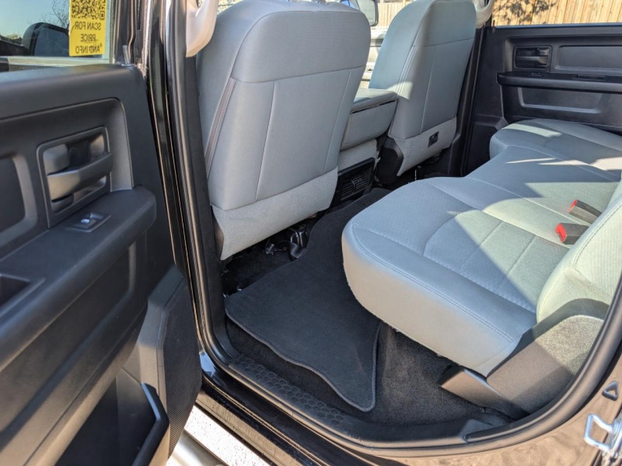 2017 RAM 1500 SXT  **VERY LOW KMS - SXT APP. GROUP** Photo