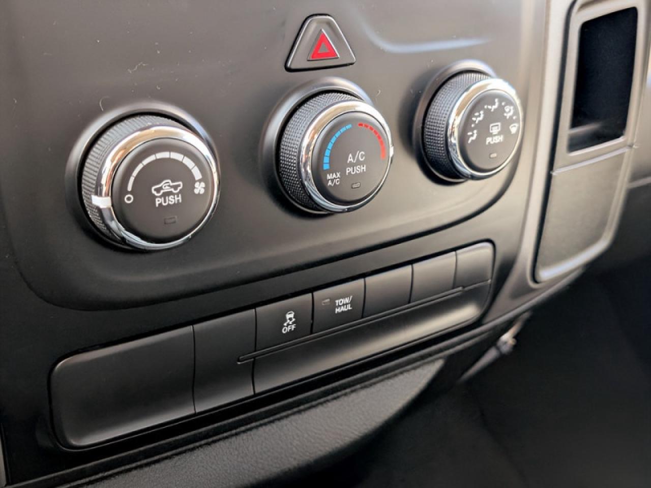 2017 RAM 1500 SXT  **VERY LOW KMS - SXT APP. GROUP** Photo