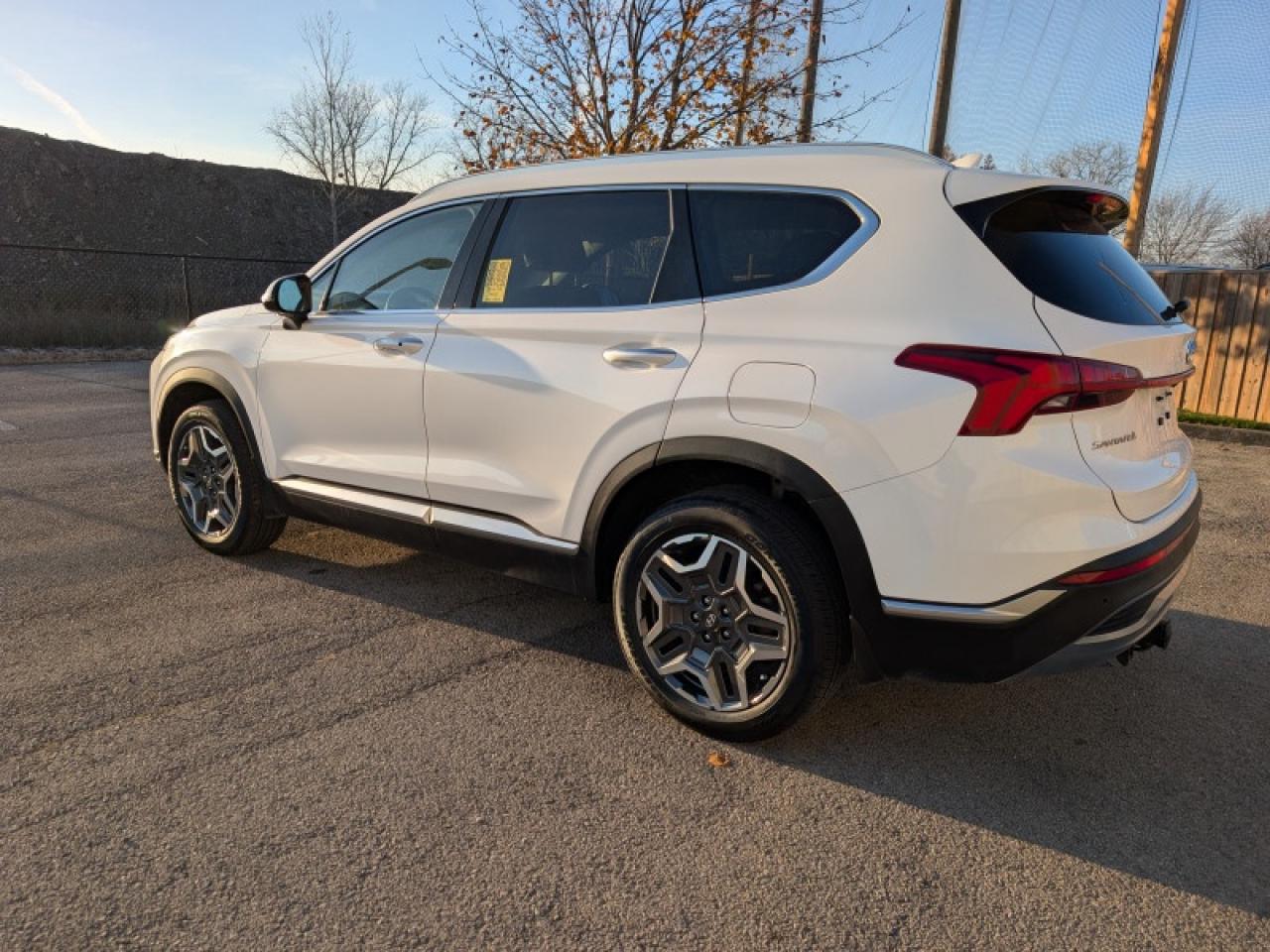 2021 Hyundai Santa Fe Hybrid Luxury AWD  **ONE OWNER** Photo