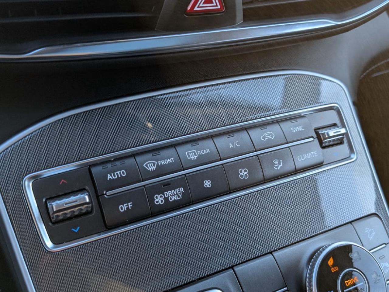 2021 Hyundai Santa Fe Hybrid Luxury AWD  **ONE OWNER** Photo