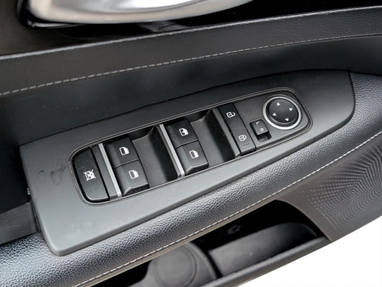 2023 Kia Forte EX  **APPLE CP -  HEATED SW** Photo