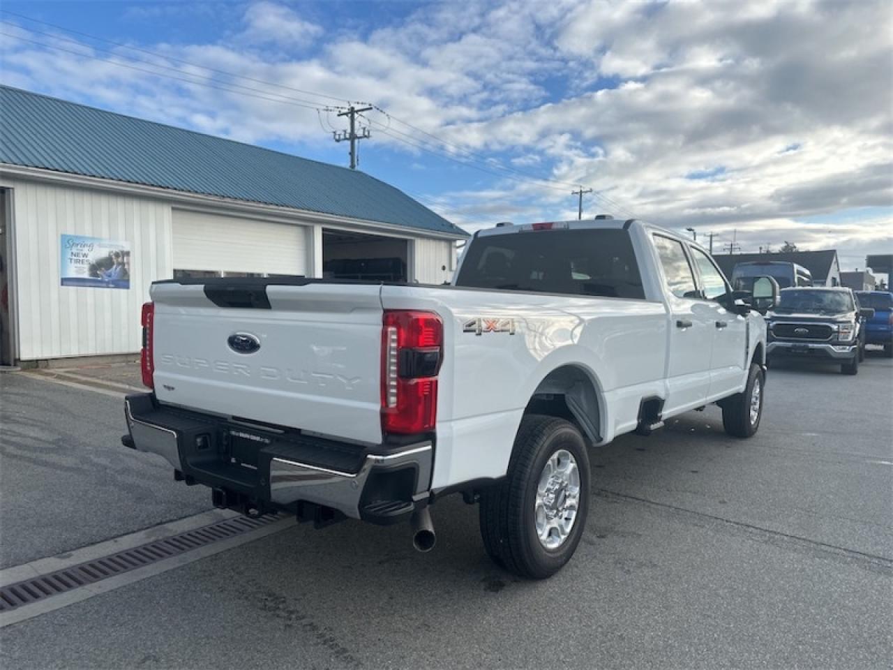 2026 Ford F-350 Super Duty XLT Photo4