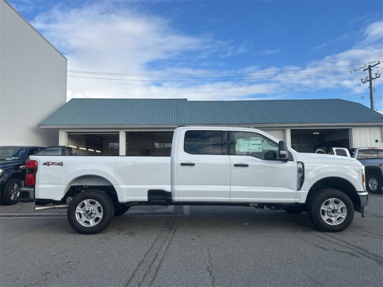 2026 Ford F-350 Super Duty XLT Photo5