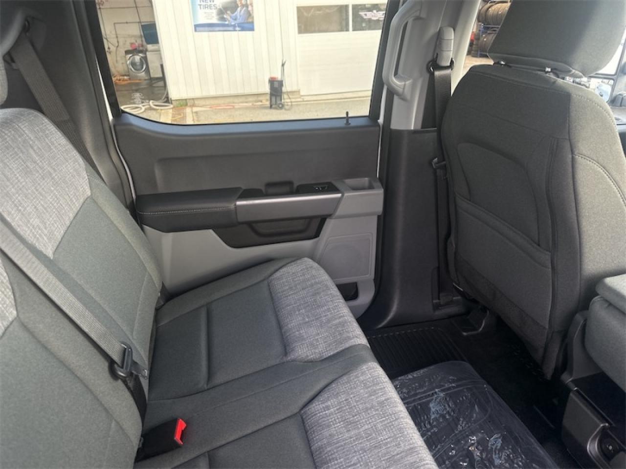 2026 Ford F-350 Super Duty XLT Photo5