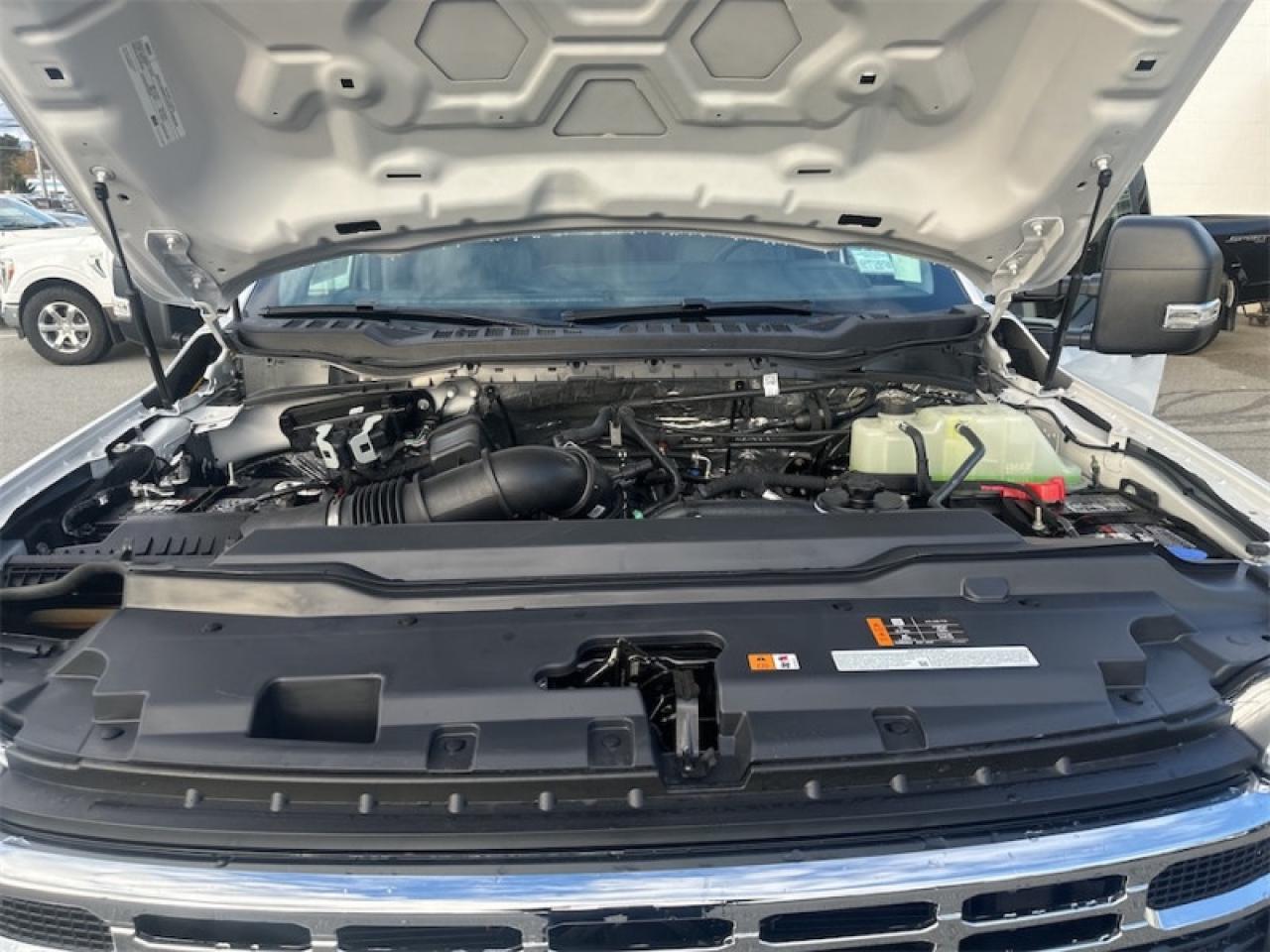 2026 Ford F-350 Super Duty XLT Photo5