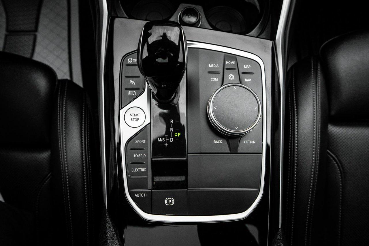 2022 BMW 3 Series 330e xDrive Photo