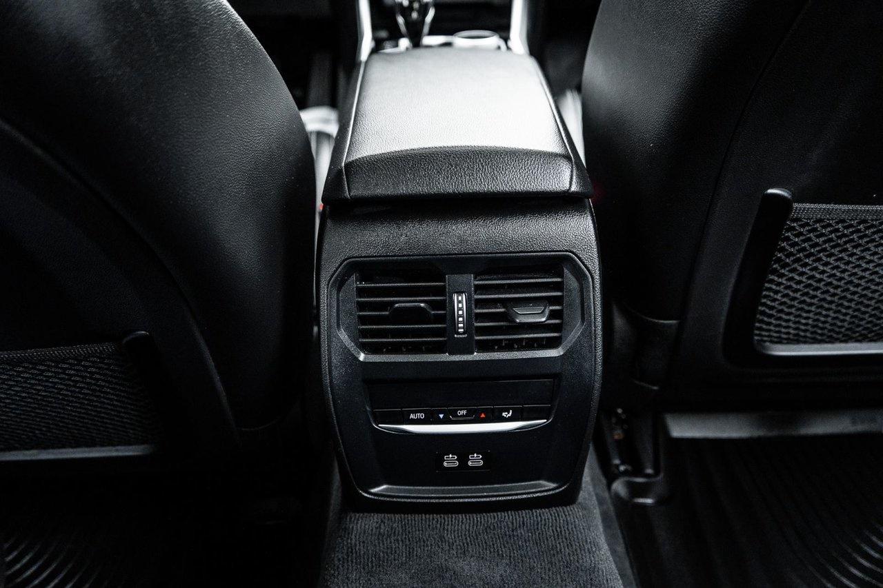 2022 BMW 3 Series 330e xDrive Photo