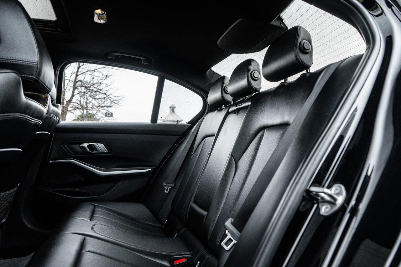 2022 BMW 3 Series 330e xDrive Photo