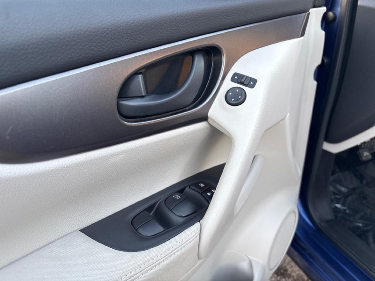 2017 Nissan Qashqai S  - Bluetooth -  Heated Seats Photo