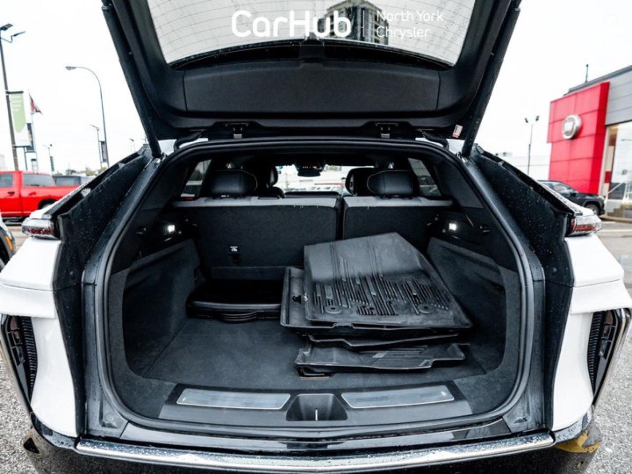 2024 Cadillac LYRIQ Tech Panoroof Heated Seats Navi Apple CarPlay Android Auto Photo