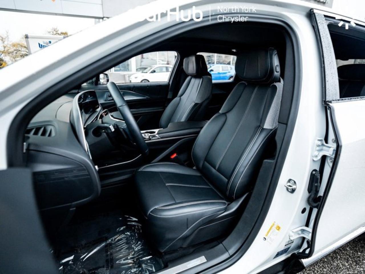 2024 Cadillac LYRIQ Tech Panoroof Heated Seats Navi Apple CarPlay Android Auto Photo