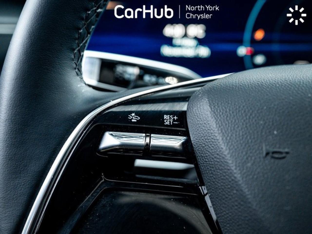 2024 Cadillac LYRIQ Tech Panoroof Heated Seats Navi Apple CarPlay Android Auto Photo