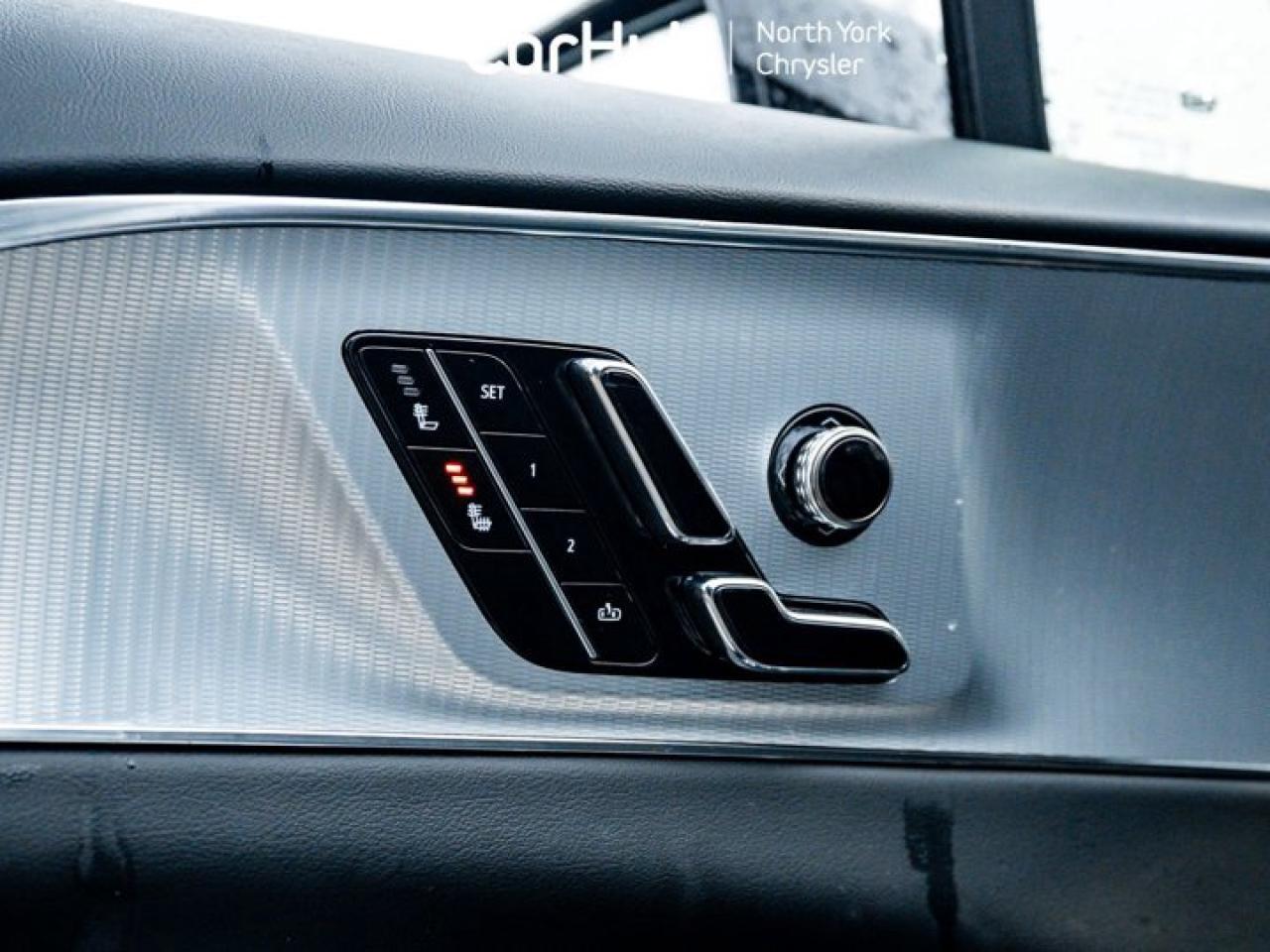 2024 Cadillac LYRIQ Tech Panoroof Heated Seats Navi Apple CarPlay Android Auto Photo