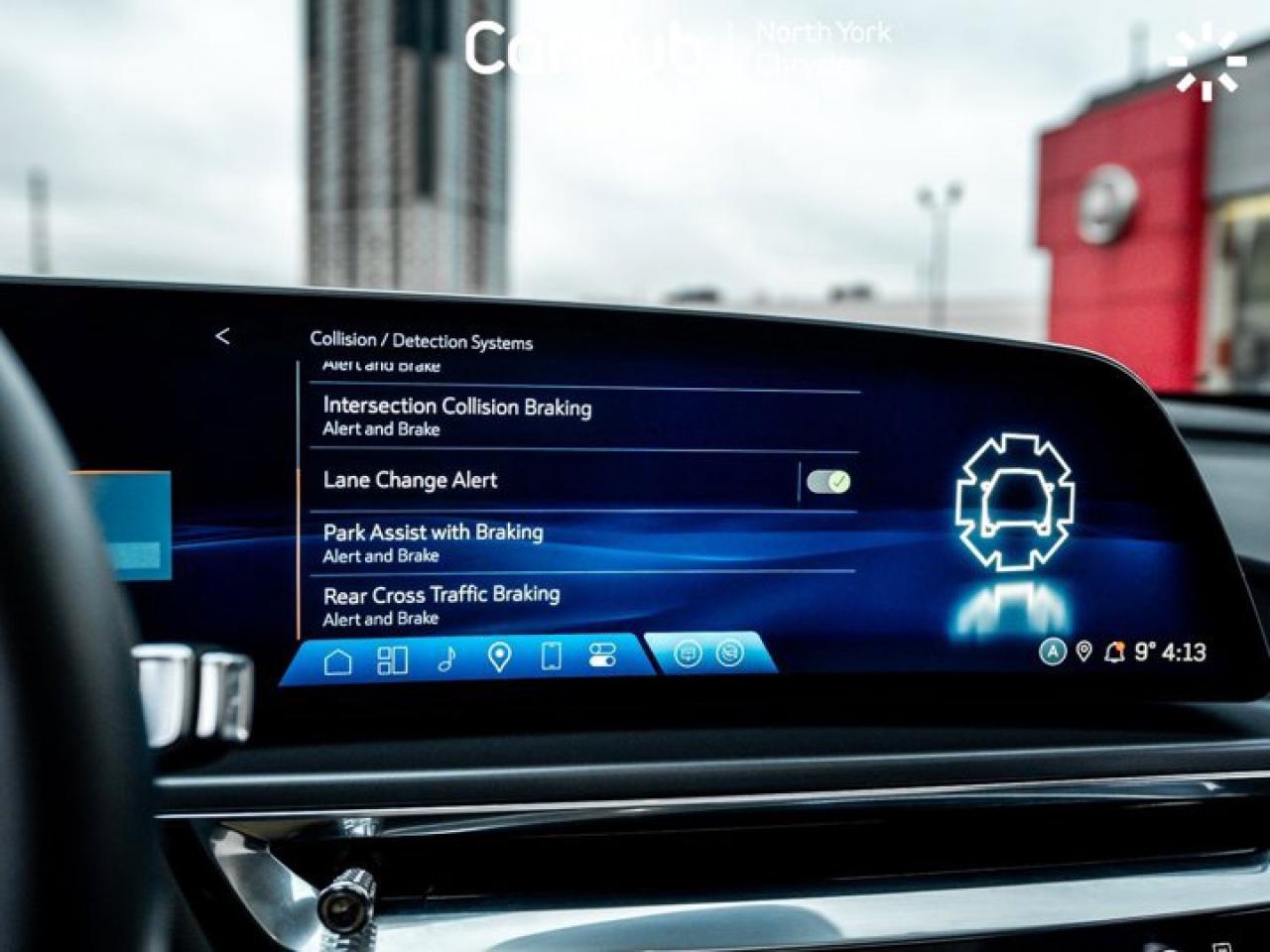 2024 Cadillac LYRIQ Tech Panoroof Heated Seats Navi Apple CarPlay Android Auto Photo