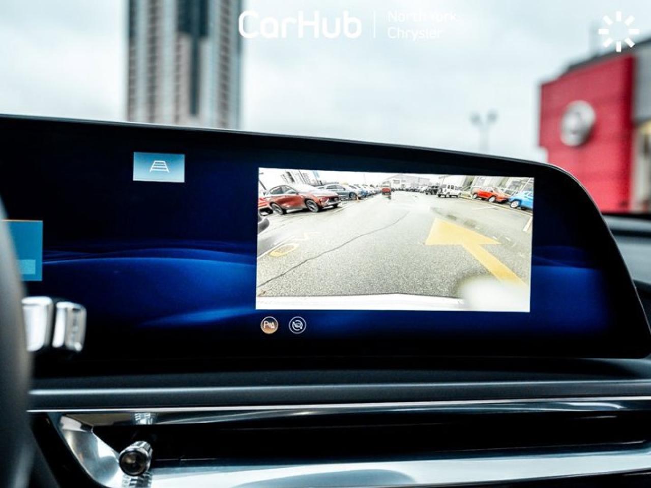 2024 Cadillac LYRIQ Tech Panoroof Heated Seats Navi Apple CarPlay Android Auto Photo