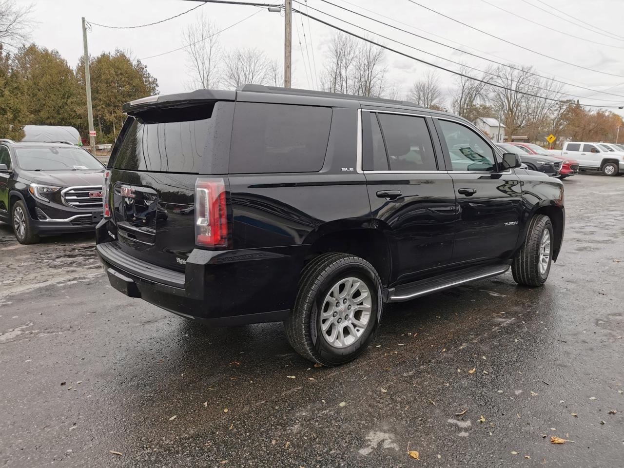 2016 GMC Yukon SLE - Photo #5