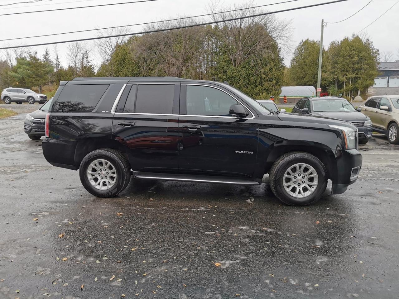 2016 GMC Yukon SLE - Photo #4