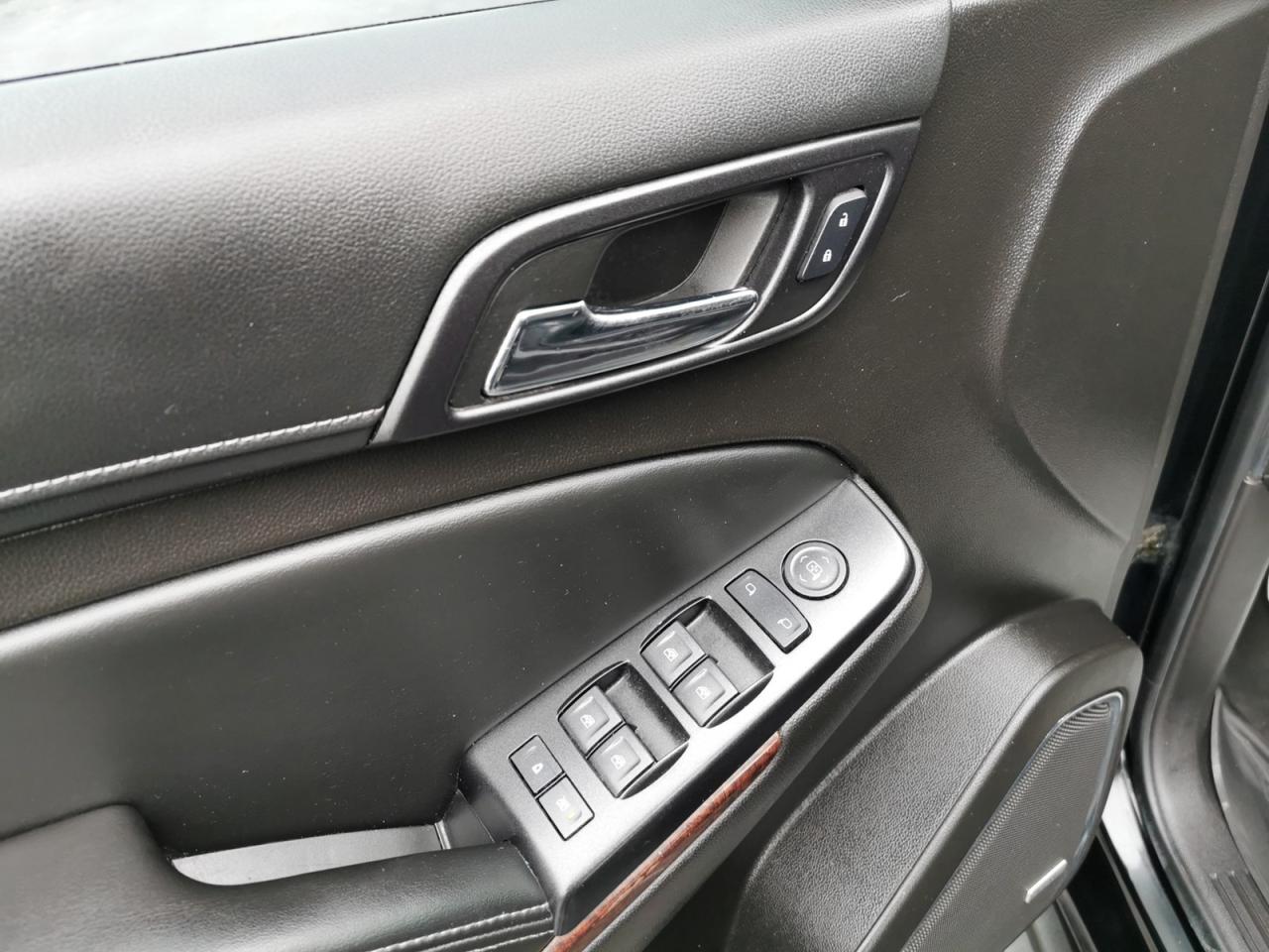 2016 GMC Yukon SLE - Photo #13