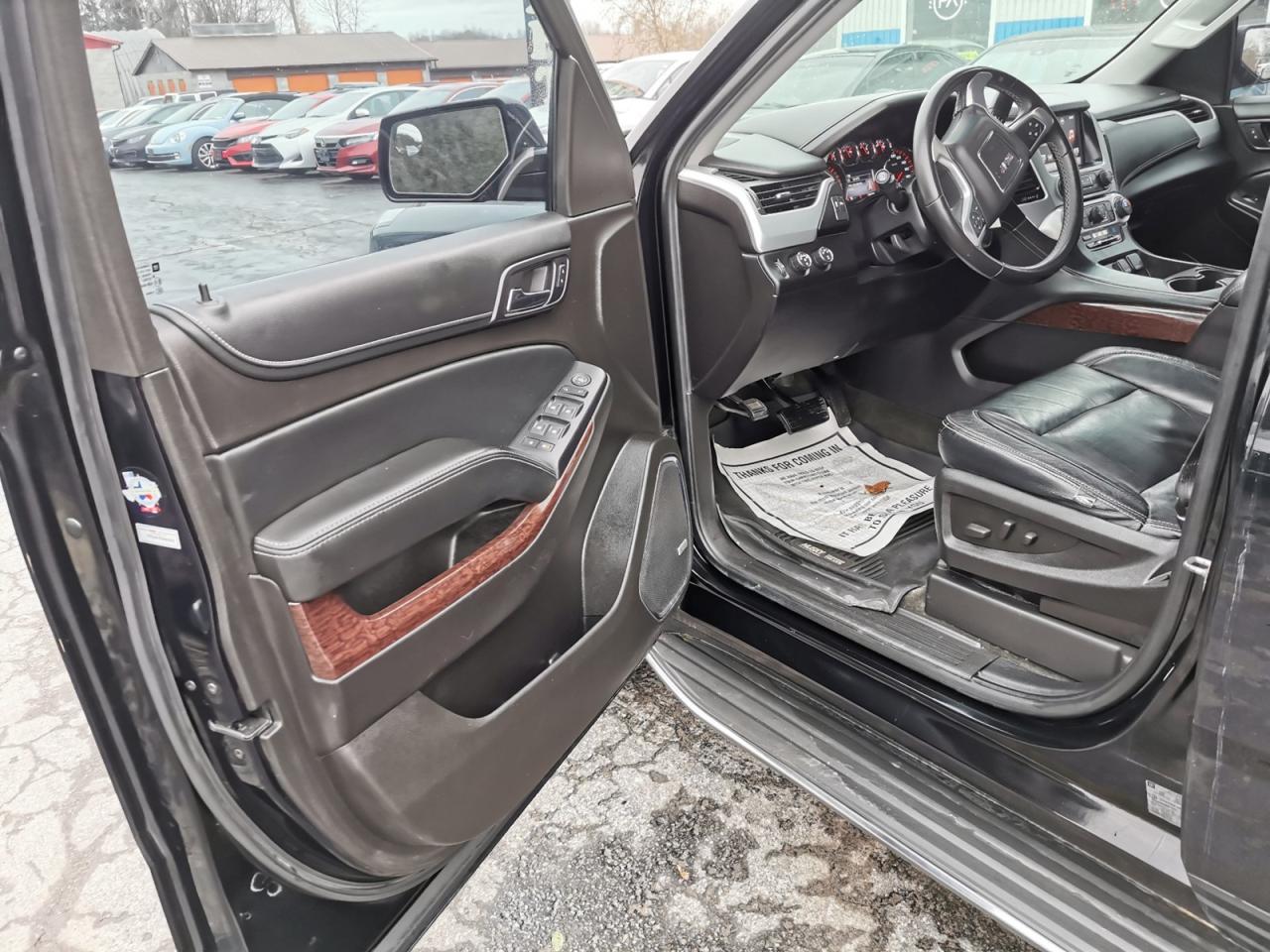 2016 GMC Yukon SLE - Photo #12