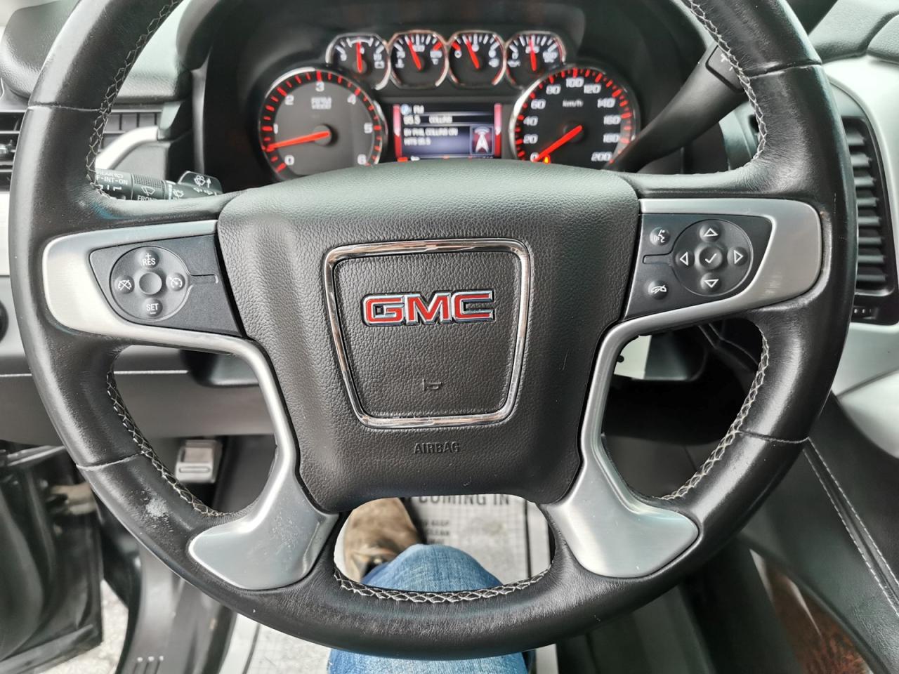 2016 GMC Yukon SLE - Photo #19