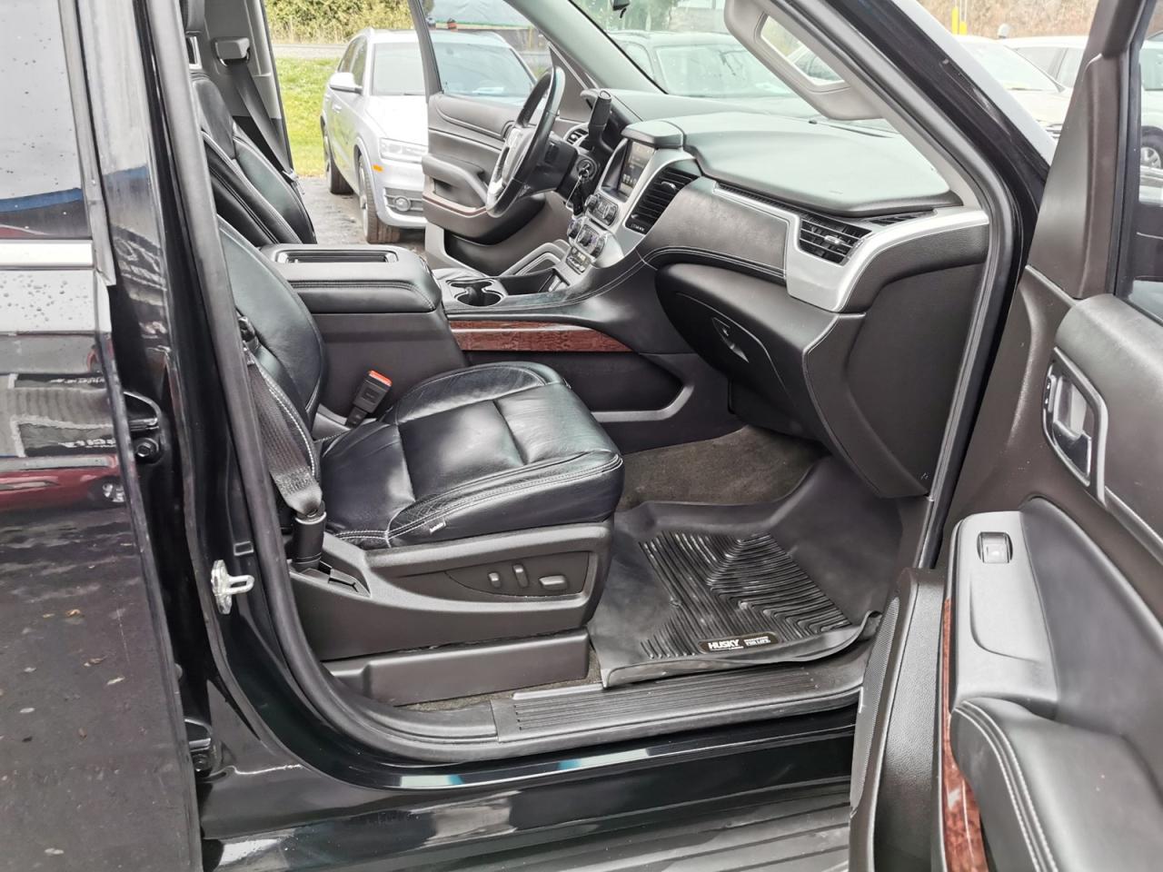 2016 GMC Yukon SLE - Photo #30