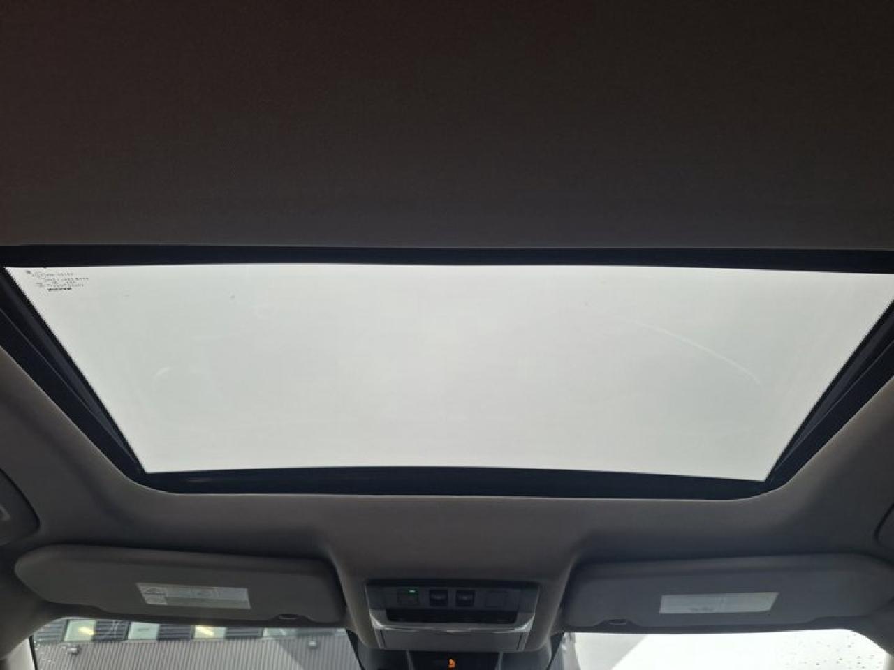 2024 Nissan Rogue SL AWD | Leather | Pano Roof | 360 Camera | Adaptive Cruise | Heated Wheel + Seats | and More ! Photo