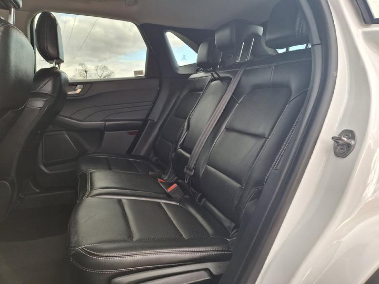 2022 Ford Escape SEL AWD | Leather | Heated Wheel + Seats | Power Seat | CarPlay + Android | Power Liftgate and More! Photo