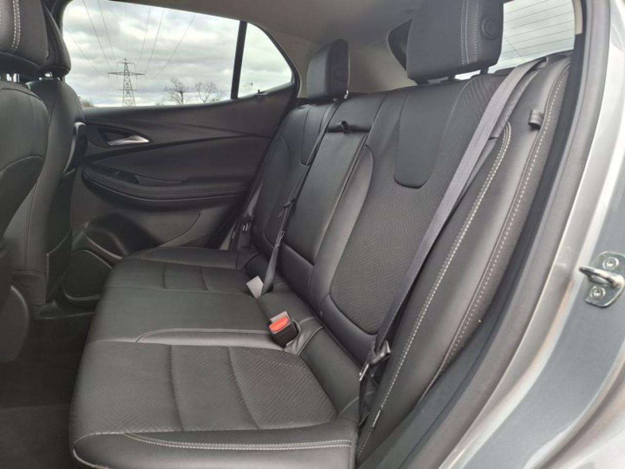 2023 Buick Encore GX Essence AWD | Leather | Heated Wheel + Seats | CarPlay + Android | Rear Camera | Power Seat & More ! Photo