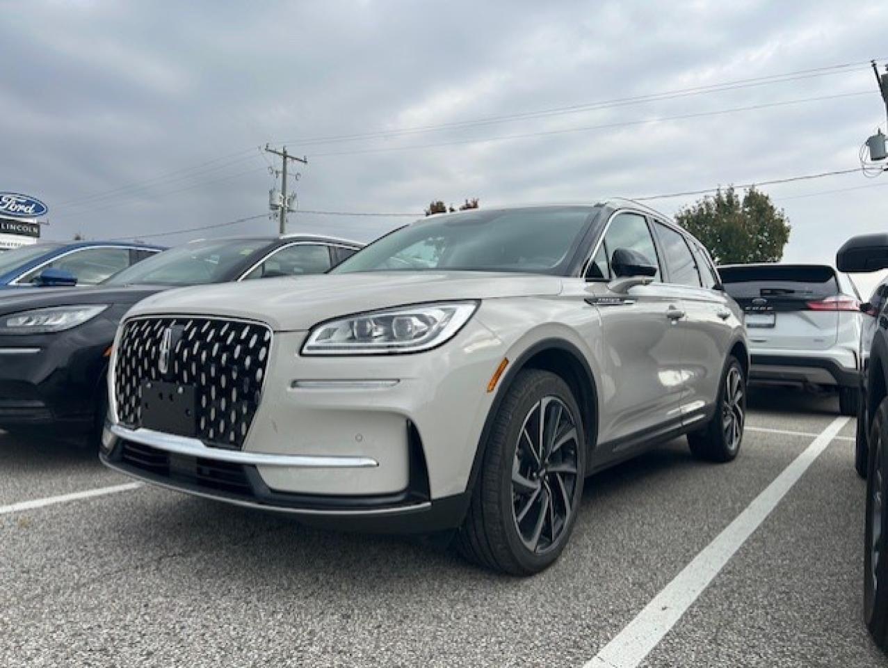 Used 2023 Lincoln Corsair Reserve AWD for sale in Watford, ON