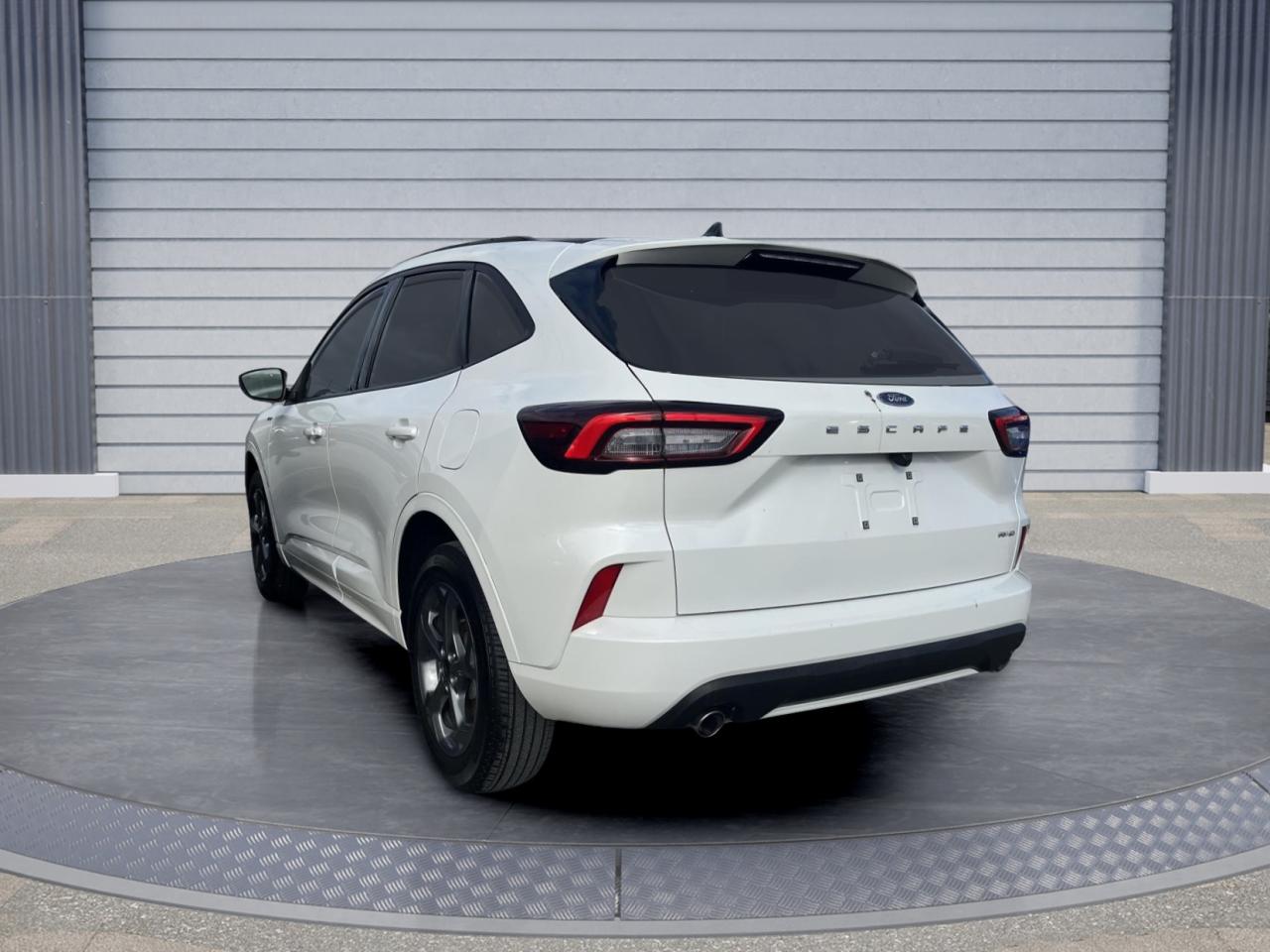 2023 Ford Escape ST-Line Photo