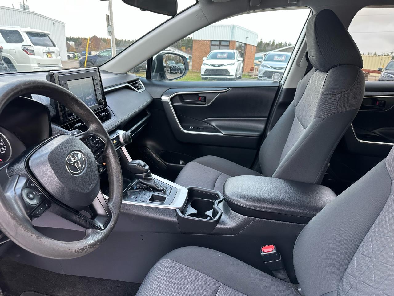 2019 Toyota RAV4 AWD LE Photo