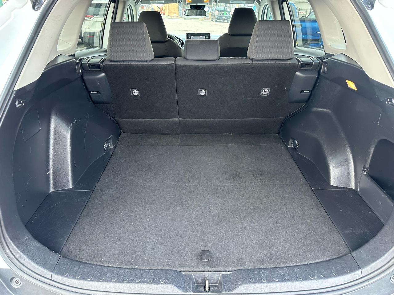 2019 Toyota RAV4 AWD LE Photo