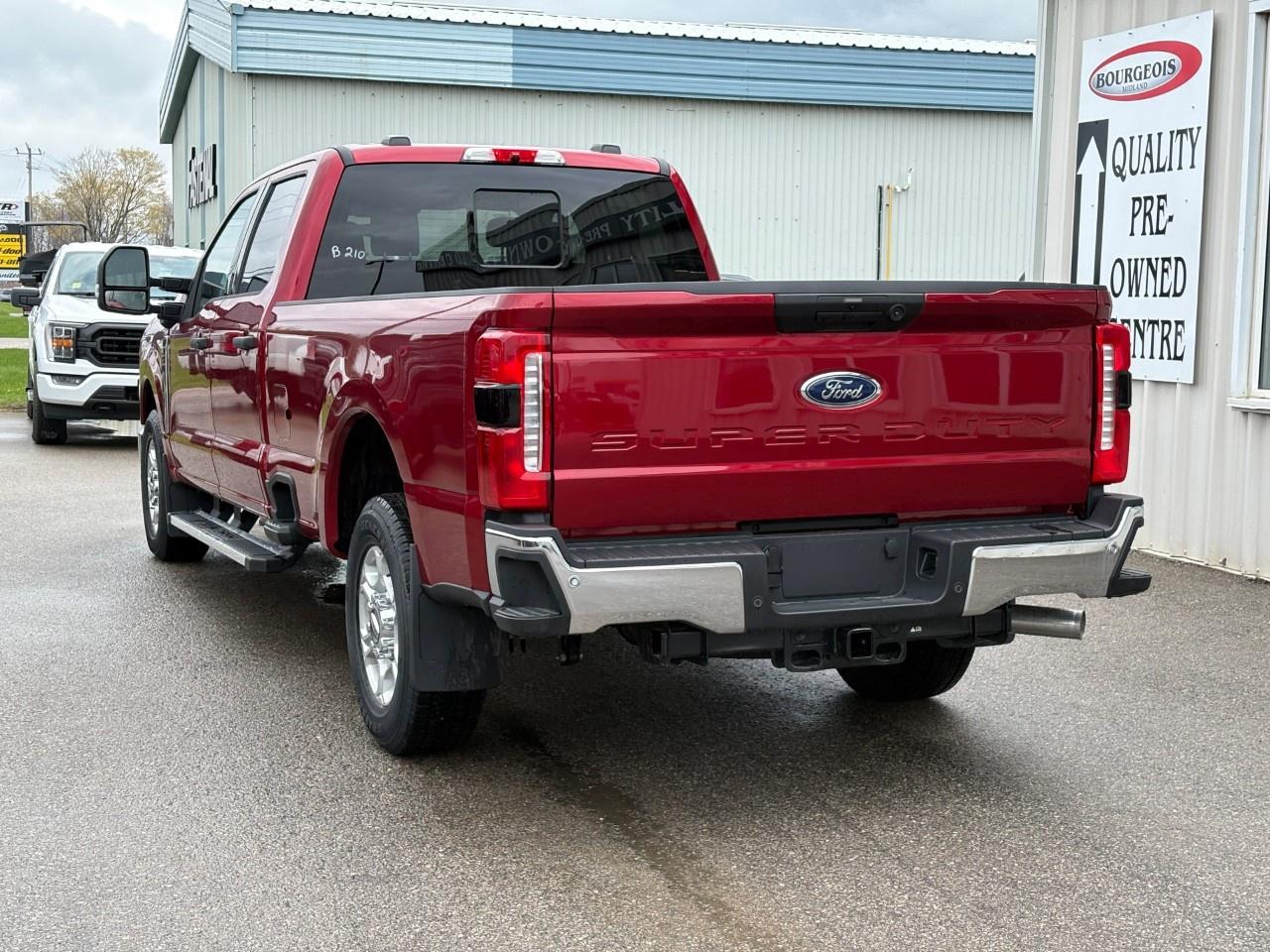 2026 Ford F-350 Super Duty SRW XLT 2WD Crew Cab 8' Box Photo