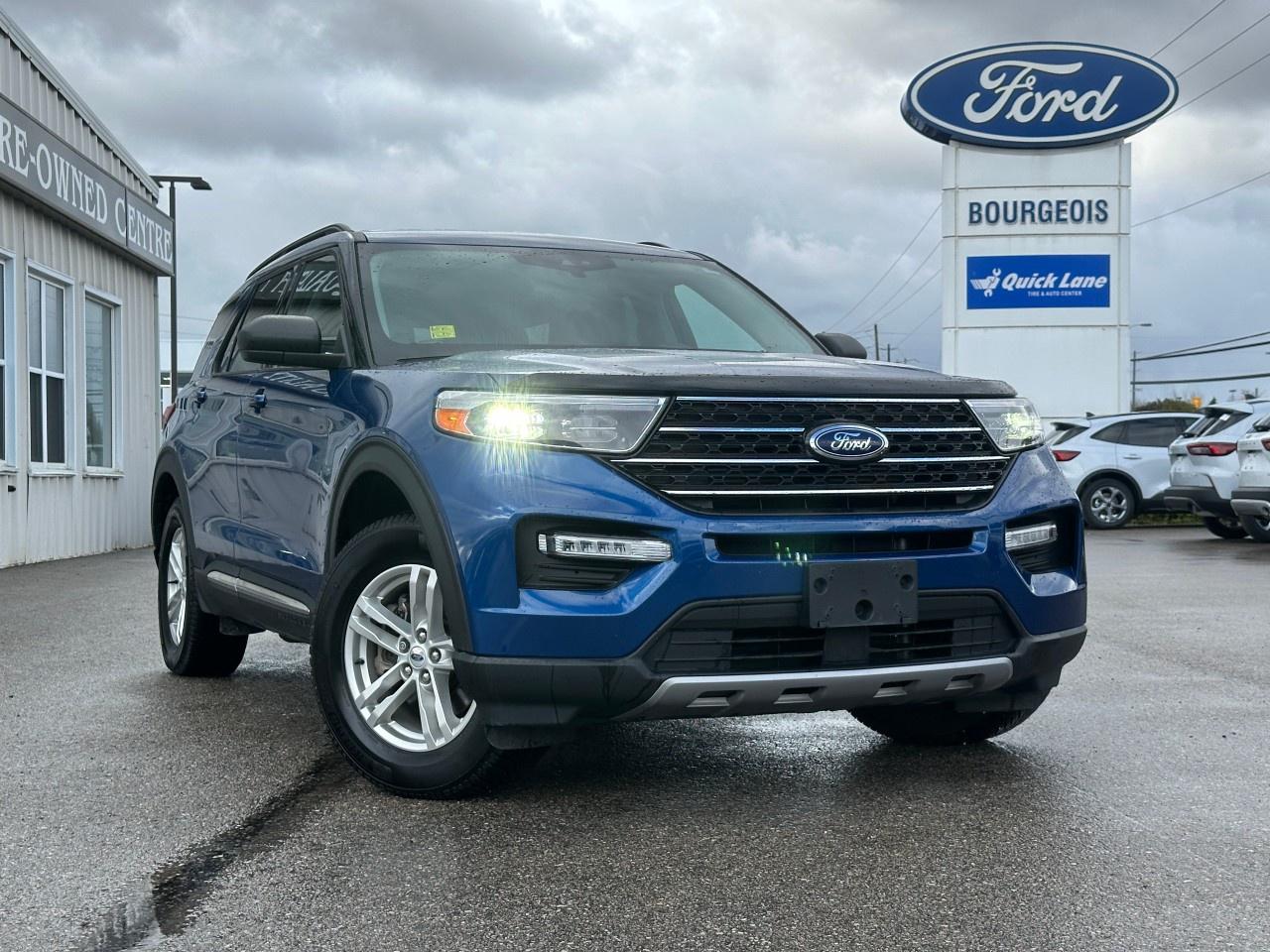 2023 Ford Explorer XLT 4WD Photo0