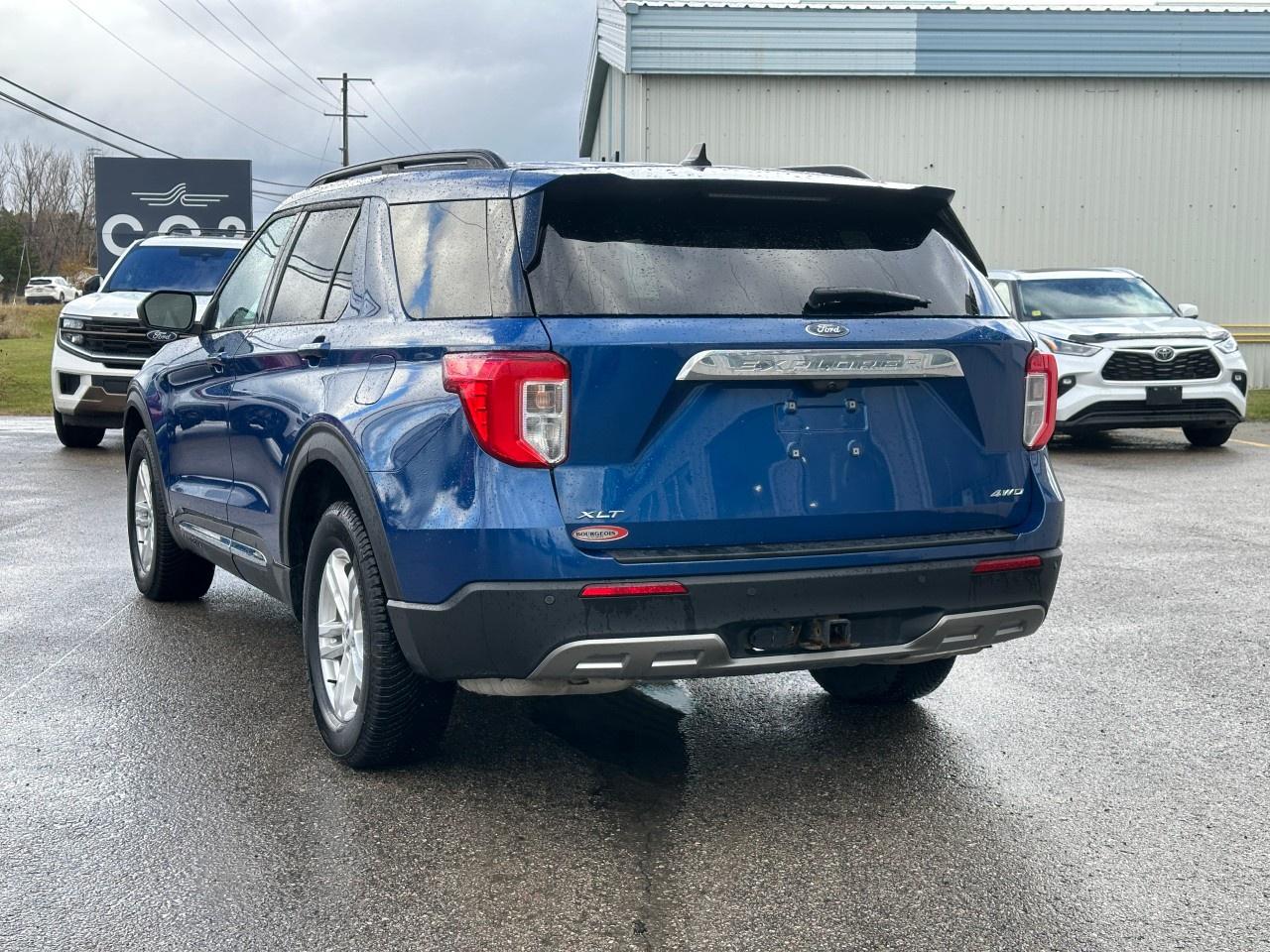 2023 Ford Explorer XLT 4WD Photo