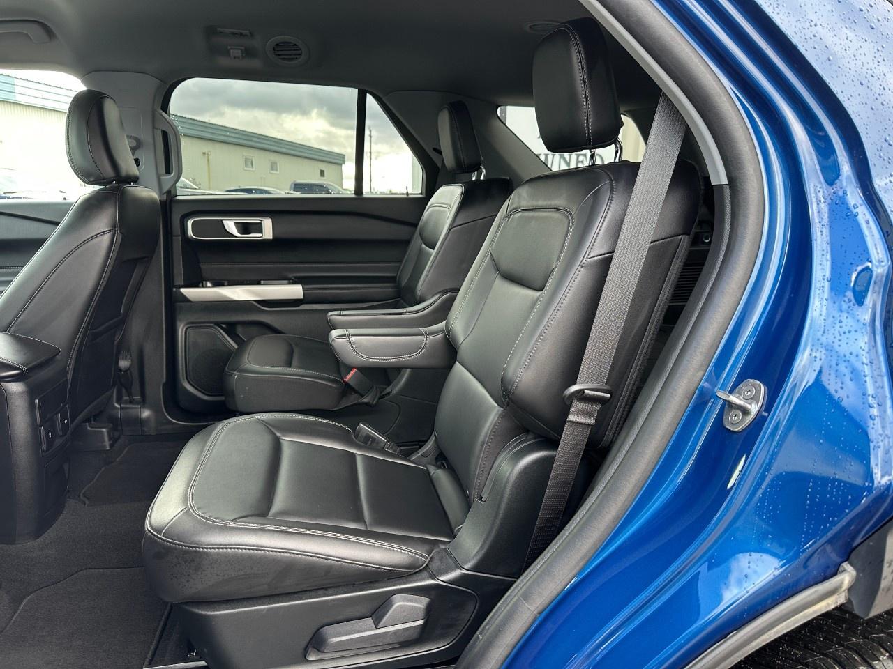 2023 Ford Explorer XLT 4WD Photo