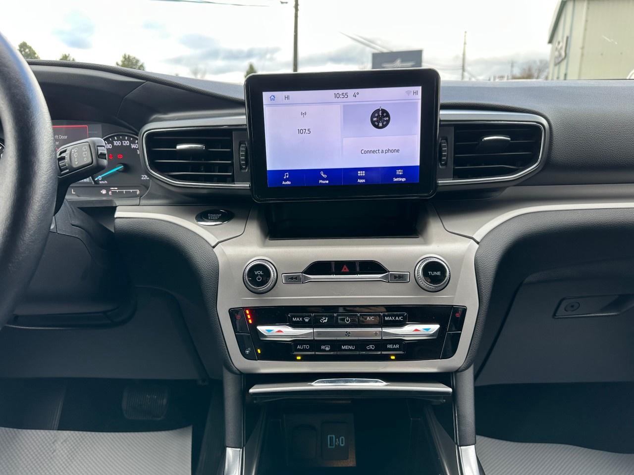 2023 Ford Explorer XLT 4WD Photo