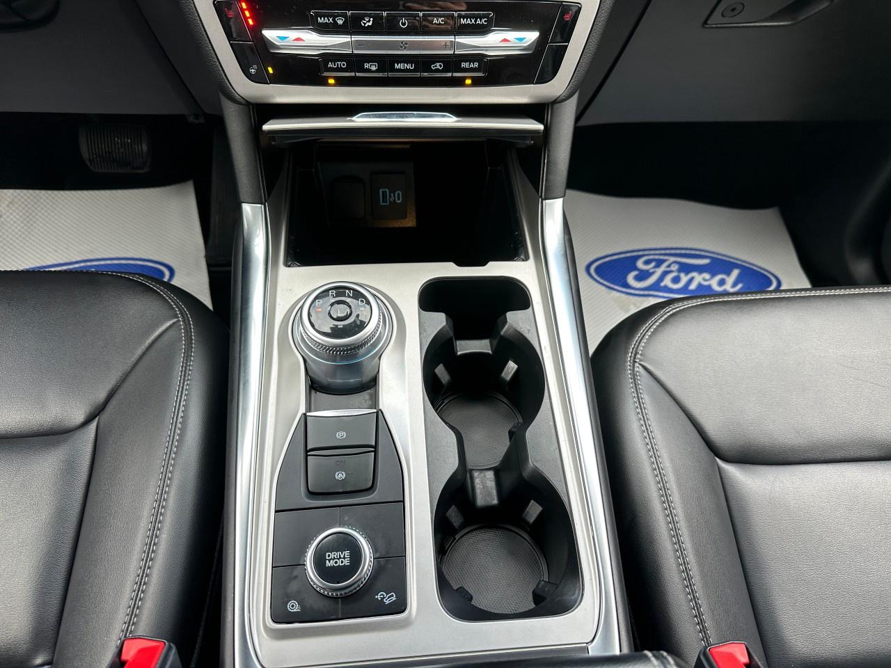 2023 Ford Explorer XLT 4WD Photo