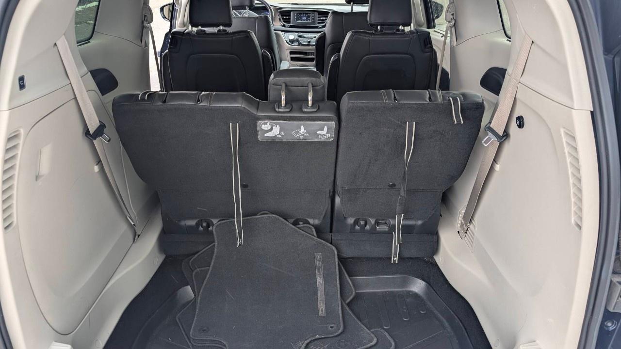 2017 Chrysler Pacifica 4dr Wgn Touring-L Photo