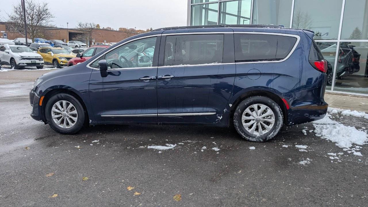 2017 Chrysler Pacifica 4dr Wgn Touring-L Photo