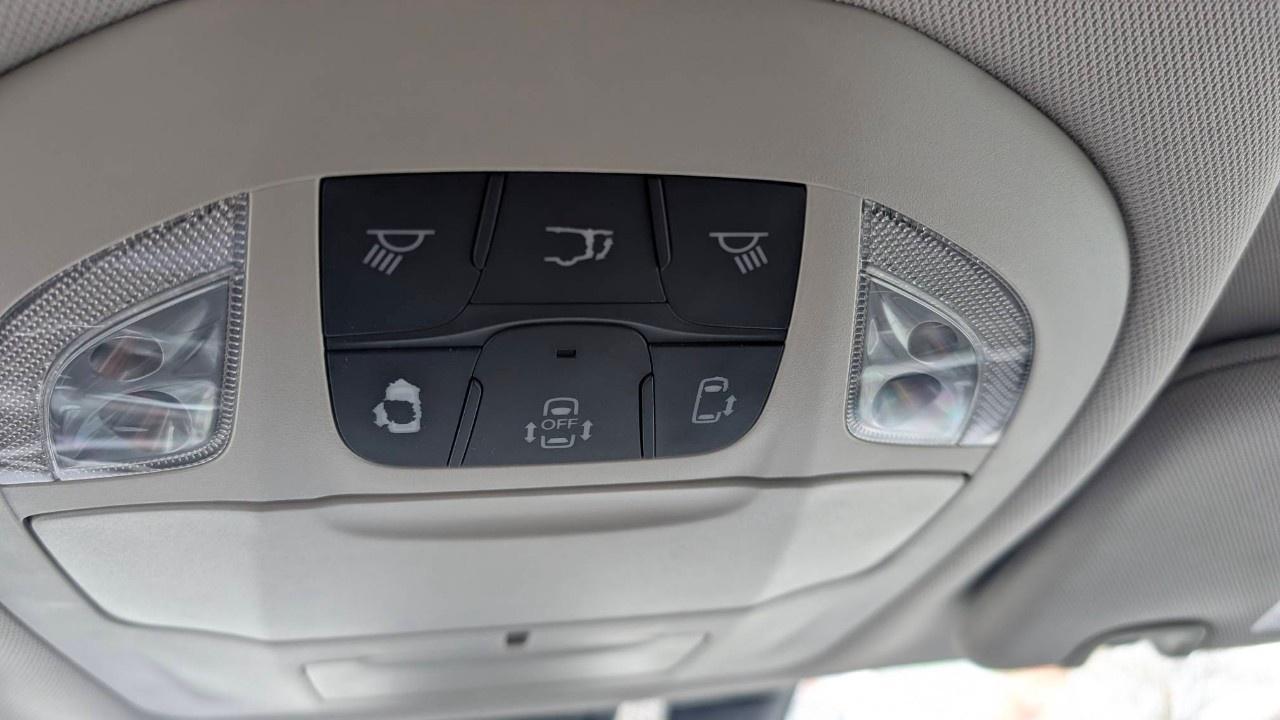 2017 Chrysler Pacifica 4dr Wgn Touring-L Photo