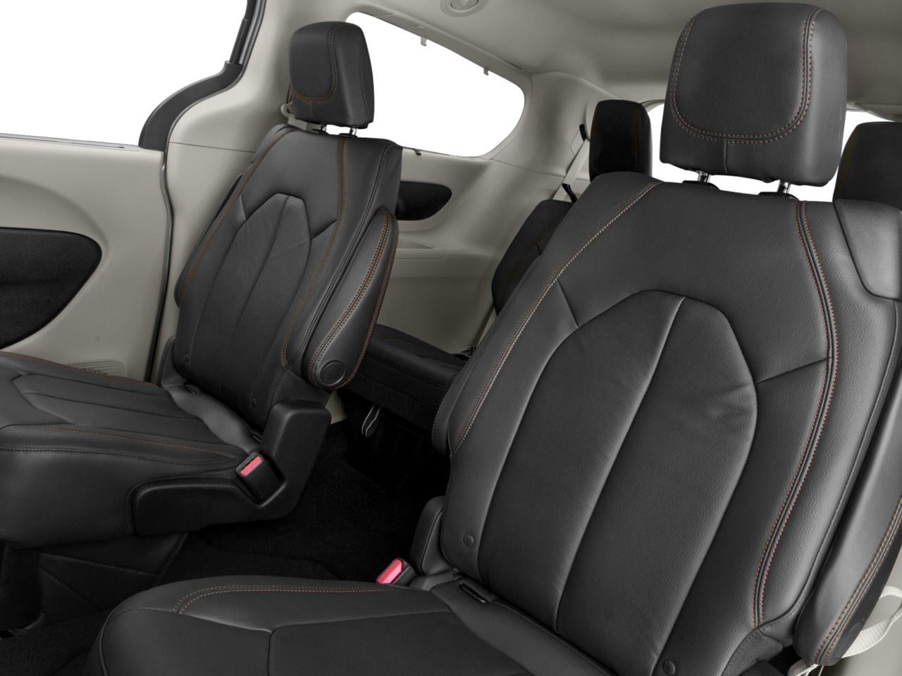 2017 Chrysler Pacifica 4dr Wgn Touring-L Photo