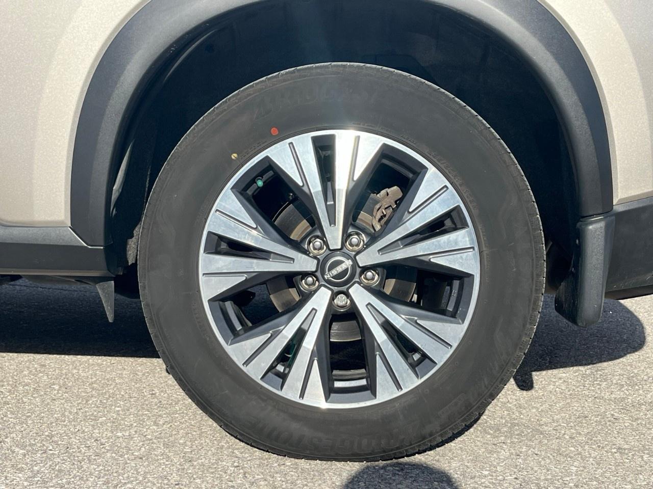 2023 Nissan Rogue AWD SV Photo