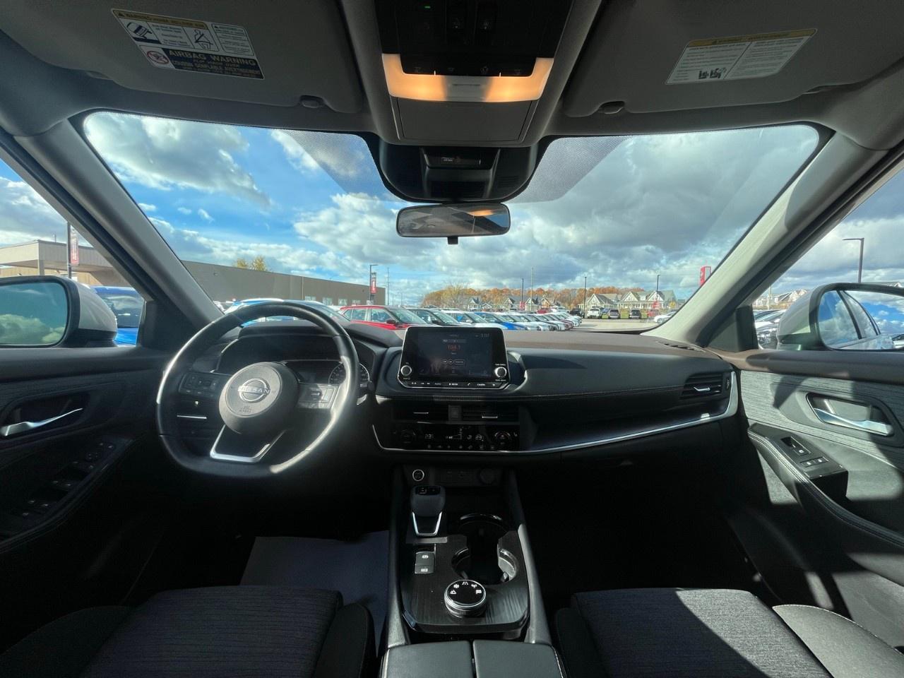 2023 Nissan Rogue AWD SV Photo